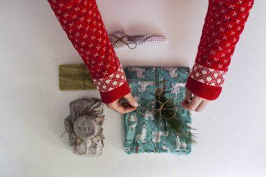 noel kazak ile genç kız