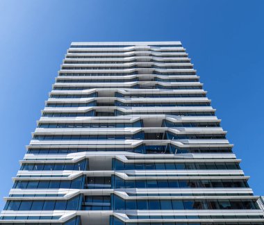 Amsterdam, Hollanda - 20 Haziran 2018: Yüksek ofis binaları Amsterdam Zuid, Hollanda Zuidas üzerinde.