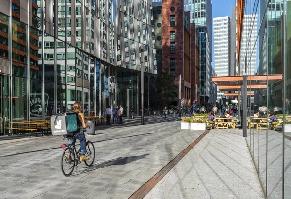 Amsterdam Nederland Juni 2018 Deliveroo Man Fiets Zuidas Van Amsterdam — Stockfoto