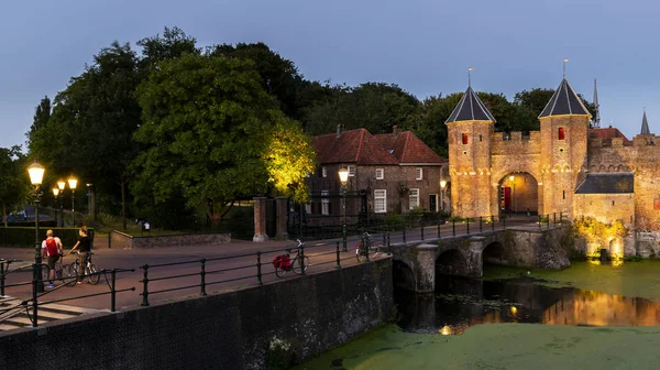 Amersfoort Netherlands June 2018 Koppelpoort Evening Some People Old Monument — Stock Photo, Image