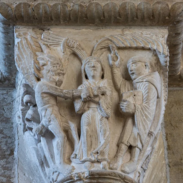 Vezelay Ranska Heinäkuuta 2018 Capital Pillar Romanesque Abbey Vezelay Yonne — kuvapankkivalokuva