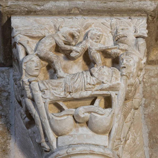 Vezelay Francia Julio 2018 Capital Sobre Pilar Abadía Románica Vezelay — Foto de Stock