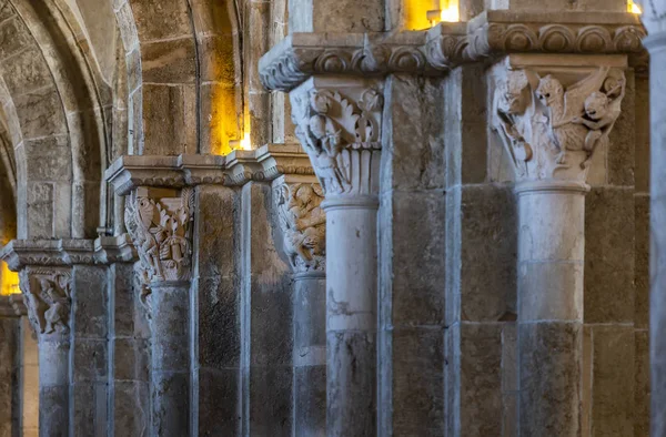 Vezelay Francia Luglio 2018 Capitale Sul Pilastro Della Chiesa Romanica — Foto Stock