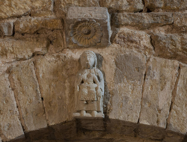 Скульптурная церковь Анзи-ле-Дюк
