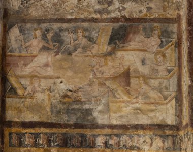 Brancion, Fransa - 4 Ağustos 2018: İç in Romanesk kilise, Chapelle-sous-Brancion fresklerle diriliş insan mezardan Saone-et-Loire, Fransa.