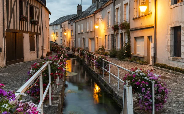 Evening Beaugency Old Houses Lots Flowers Pelargonium Fence Creek Loiret — Stock Photo, Image