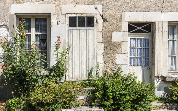 Gamla Hus Vin Byn Sancerre Med Trä Vita Fönsterluckor Och — Stockfoto