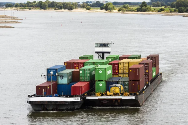 Beneden Leeuwen Países Bajos Agosto 2018 Embarcación Contenedores Río Waal —  Fotos de Stock