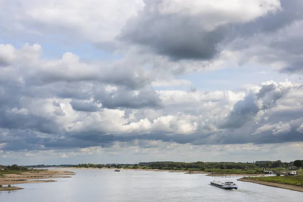 Beneden Leeuwen Niederlande August 2018 Zwei Lastkähne Auf Dem Waal — Stockfoto