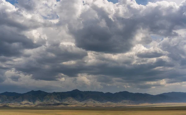 Krajina Temirlíku Kazachstán Pouští Horami Deštivého Počasí Létě — Stock fotografie