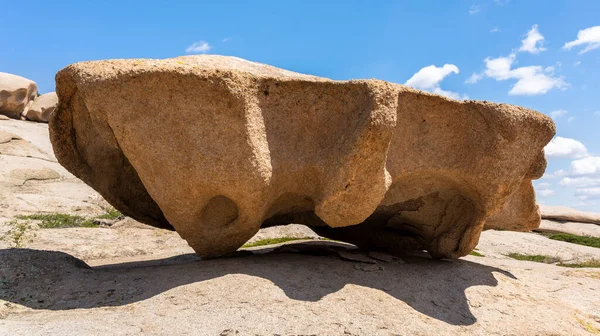 Formazioni Rocciose Bektau Ata Kazakistan Con Sculture Giorno Estate — Foto Stock