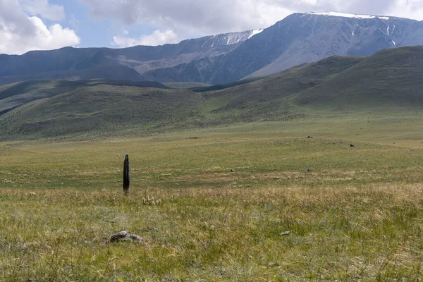 Gravestone Steppe Mongolia Mountains Hills Bayan Lake — Stock fotografie