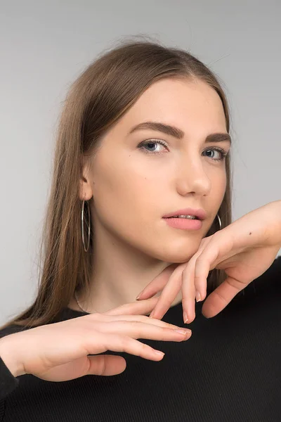 Closeup Gezicht Portret Van Dromerige Blond Meisje Met Natuurlijke Make — Stockfoto