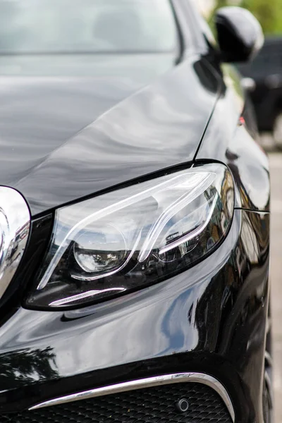 Faros Coche Moderno Negro —  Fotos de Stock