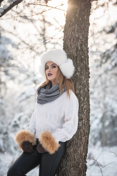 Beautiful Woman White Pullover Sized Fur Cap Enjoying Winter Scenery — Stock Photo, Image