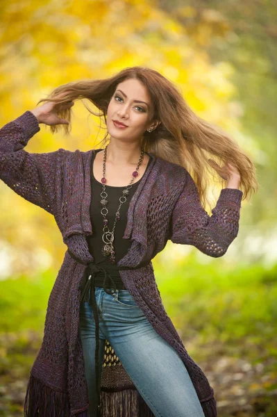 Happy Portret Mody Pięknej Zmysłowy Młody Kaukaski Kobieta Długimi Włosami — Zdjęcie stockowe