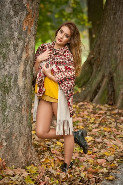 Gelukkige Portret Mode Van Een Mooie Jonge Kaukasische Vrouw Met — Stockfoto