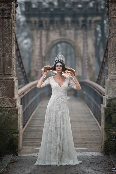Lovely Young Lady Wearing Elegant White Dress Enjoying Beams Celestial — Stock Photo, Image
