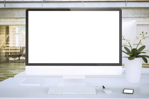 Λευκή Οθόνη Υπολογιστή Στο Γραφείο Απόδοσης Mockup — Φωτογραφία Αρχείου
