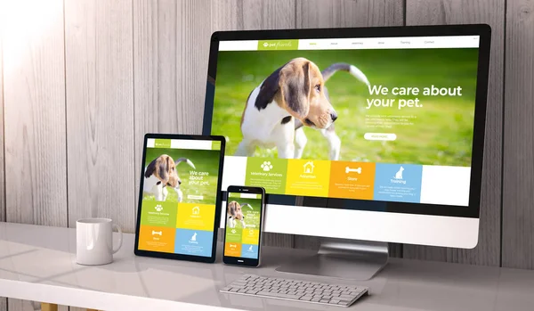 Devices responsive on workspace pet website design — Stock Photo, Image