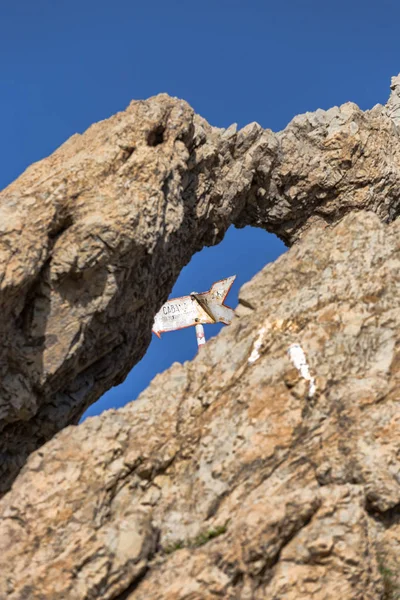 Erosión Natural Rocas Llamada Dragones Ventana Zmeilor Las Montañas Fragaras —  Fotos de Stock