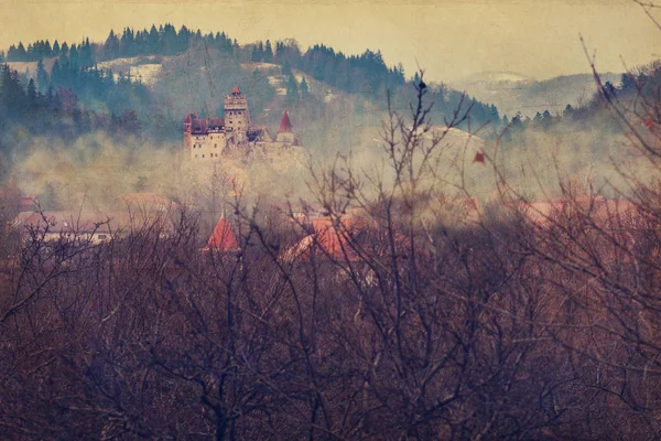 Famoso castello di Bran in stile retrò Romania — Foto Stock