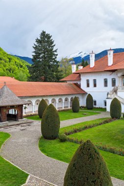 Sambata de Sus Manastırı