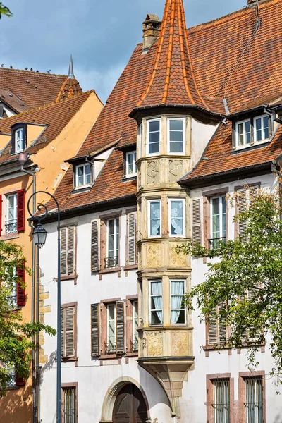 Huis met oriel in Colmar Alsace Frankrijk — Stockfoto