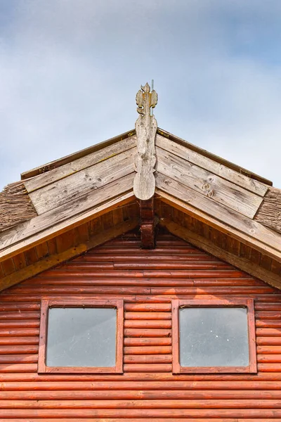 Belle Décoration Bois Sur Maison Frontale Traditionnelle Dans Région Delta — Photo