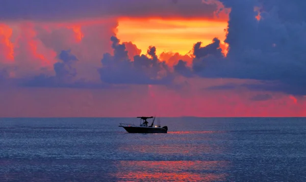 Fischfang Bei Sonnenaufgang Vor Der Atlantikküste Von South Florida — Stockfoto