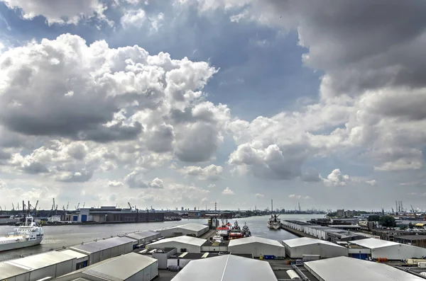 Cielo Con Espectaculares Nubes Sobre Zona Merwe Vierhavens Puerto Rotterdam —  Fotos de Stock