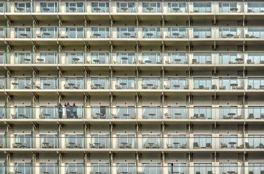 Rotterdam, Hollanda, 30 Eylül 2014: Yedi katlı yolcu kabin ve balkon cruiseship Seas Oasis