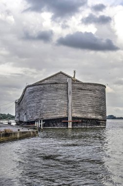 Krimpen aan den Ijssel, Hollanda, 13 Ağustos 2018: Reconstrcution Noah's Ark onun geçerli bağlama, yer bekleyen daha fazla kullanımı