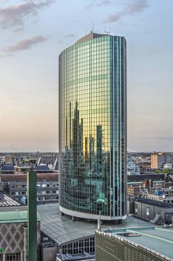 Rotterdam, Hollanda, 31 Ağustos 2018: Wtc highrise görüntülemek, Rob van Erk, 1984, savaş öncesi Beurs yapı üzerine inşa mimar