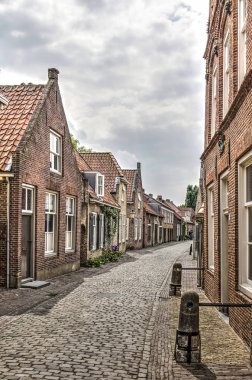 Heusden, Hollanda, 28 Ağustos 2018: esas olarak bir veya iki katlı evler eski müstahkem şehir sokak