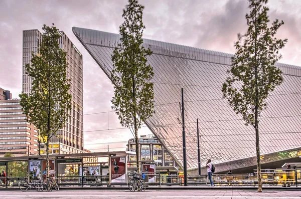 Rotterdam Netherlands September 2018 Triangular Stainless Steel Plane Roof Central — Stock Photo, Image