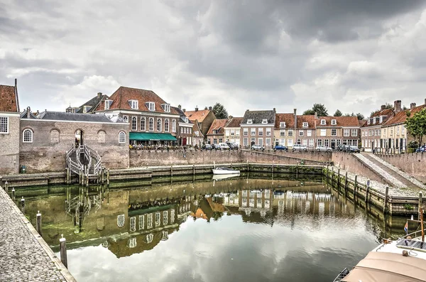 Heusden Holandia Sierpnia 2018 Omówienie Obraz Małego Portu Wewnątrz Murów — Zdjęcie stockowe