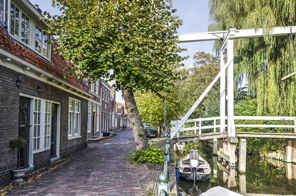 Monnickendam Hollanda Ekim 2018 Bir Kanal Sloops Ağaçlar Evler Beyaz — Stok fotoğraf