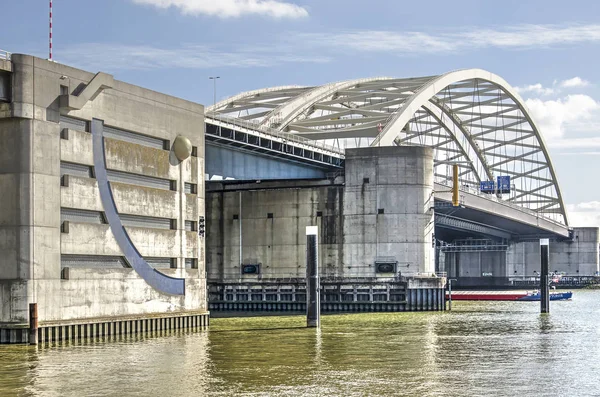 Rotterdam Hollanda Eylül 2018 Beton Ayakları Nieuwe Maas Nehri Van — Stok fotoğraf