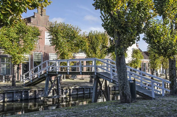 Sloten Holandia Października 2018 Biały Drewniany Most Dla Pieszych Przez — Zdjęcie stockowe