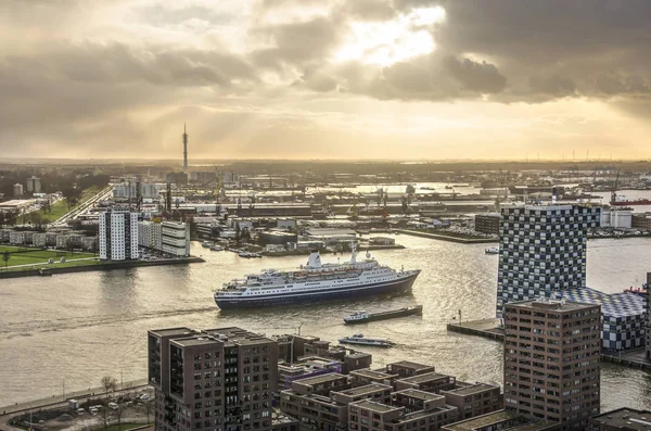 Rotterdam Nederland December 2018 Een Dramatische Hemel Rivier Nieuwe Maas — Stockfoto