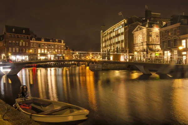 Leiden Holandia Stycznia 2019 Widok Catharina Most Skrzyżowaniu Starych Nowych — Zdjęcie stockowe