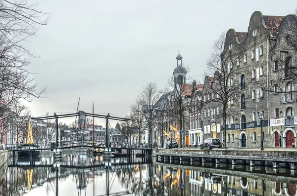 Schiedam Netherlands December 2018 Boats Pedestrian Bridge Canal Houses Warehouses — Stok fotoğraf
