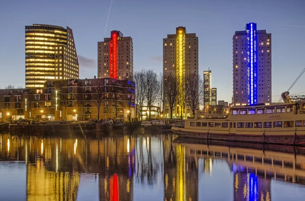 Rotterdam Países Bajos Enero 2019 Edificio Oficinas Una Torre Residencial —  Fotos de Stock