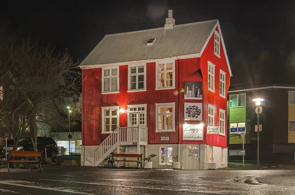 Reykjavik Islanda Febbraio 2019 Vista Notturna Una Casa Tradizionale Con — Foto Stock