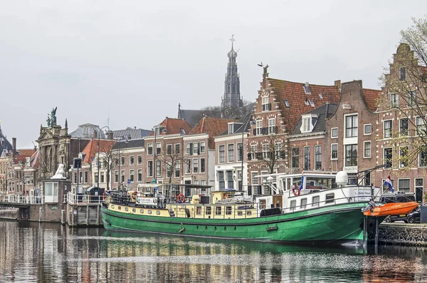 Haarlem Países Bajos Abril 2019 Vista Ribera Del Río Spaarne — Foto de Stock