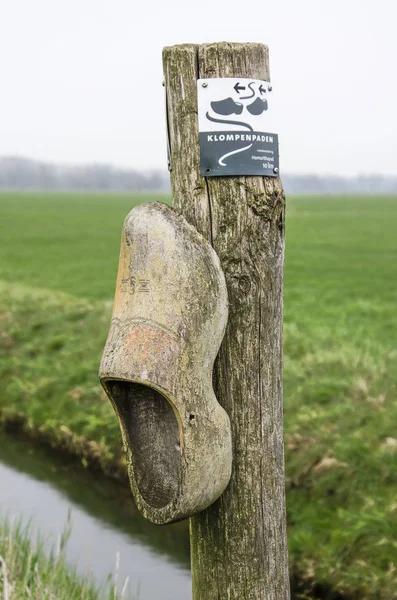 Direction Marker Klompenpad Clog Trail Mounted Pole Wooden Shoe Polder — Stock Photo, Image