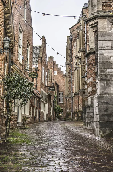 Nijmegen Netherlands April 2019 Narrow Street Old Houses Saint Stephen — Stock Photo, Image