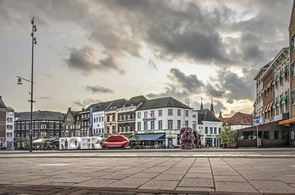 Roermond Holandia Lipca 2019 Evning Nastrój Placu Przed Dworcem Kolejowym — Zdjęcie stockowe