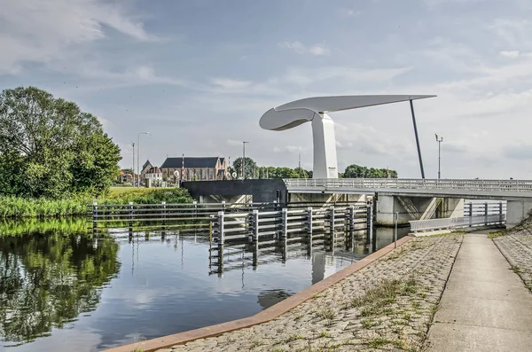 볼렌호브 네덜란드 2019년 새로운 배경으로 구시가지를 연결하는 다리를 바라보는 — 스톡 사진